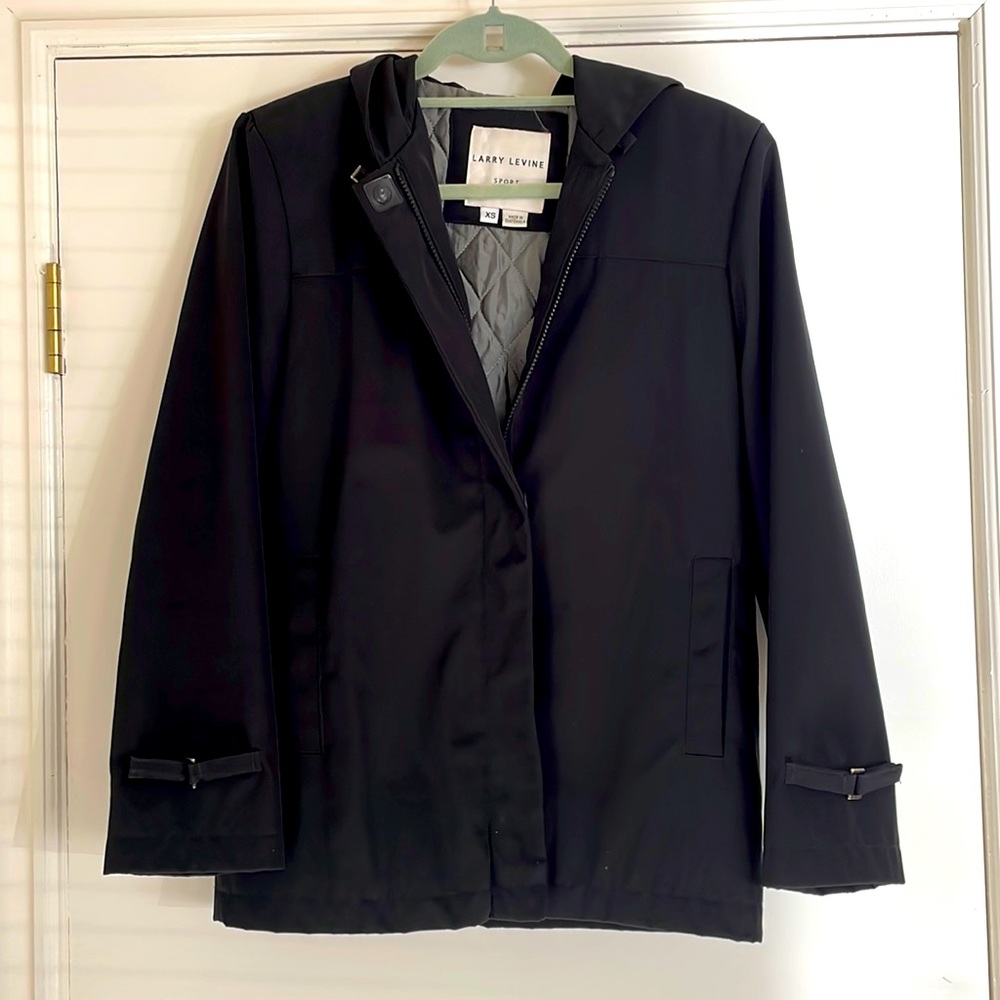 Larry Levine black hooded rain coat ☔️